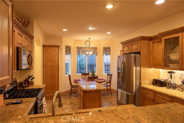 Detail Gallery Image 10 of 42 For 1226 Fox Farm Rd, Big Bear City,  CA 92314 - 4 Beds | 2/1 Baths