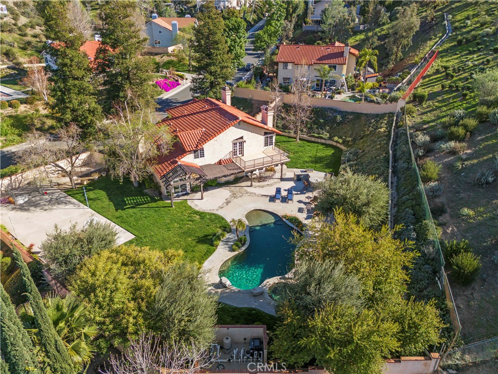 https://media.crmls.org/medias/9b059d75-7fb0-41f1-87a5-394a354c0191.jpg?preset=X-Large