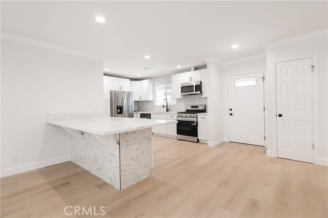 10915 Whitaker Avenue, Granada Hills CA: https://media.crmls.org/medias/9b06b89f-eabf-4a6a-a486-d2808ca69a3c.jpg