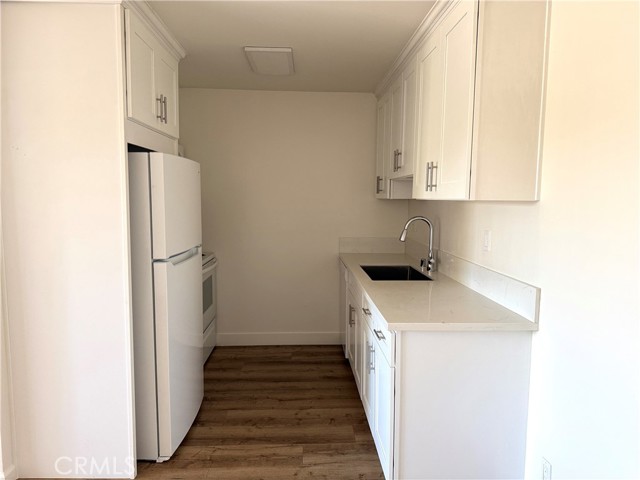 Detail Gallery Image 2 of 14 For 18657 Collins St #20,  Tarzana,  CA 91356 - 1 Beds | 1 Baths