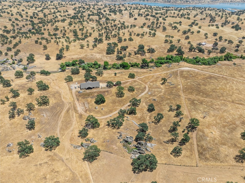https://media.crmls.org/medias/9b0709ba-97f0-4fea-9701-54b1695613ea.jpg?preset=X-Large