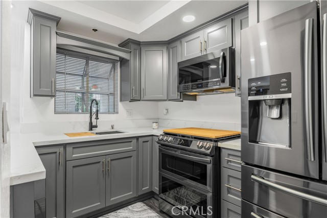 Detail Gallery Image 9 of 30 For 1100 Euclid Ave #104,  Long Beach,  CA 90804 - 2 Beds | 1 Baths
