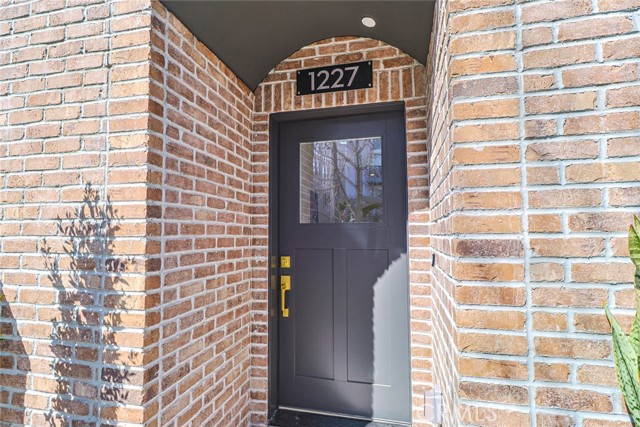 1227 N June Street, Hollywood CA: https://media.crmls.org/medias/9b071707-528f-4180-8b48-7bcf6e1ba7c6.jpg