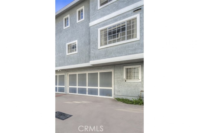Window adjacent to Garage Door is Bonus Room