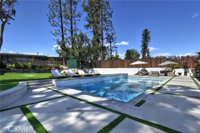4751 Del Moreno Drive, Woodland Hills CA: https://media.crmls.org/medias/9b07ca07-0bb6-482a-912b-768ce15c8f1b.jpg