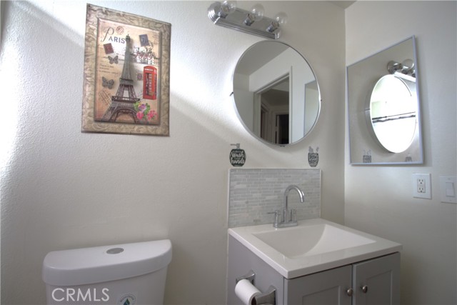 Detail Gallery Image 16 of 32 For 176 Racquet Club Dr, Compton,  CA 90220 - 3 Beds | 2/1 Baths