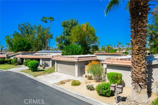 Detail Gallery Image 2 of 52 For 68462 Calle Toledo, Cathedral City,  CA 92234 - 2 Beds | 2 Baths