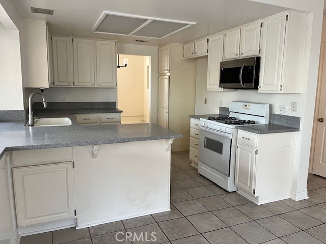 Detail Gallery Image 4 of 11 For 11131 Amarillo St, Rancho Cucamonga,  CA 91701 - 4 Beds | 2/1 Baths