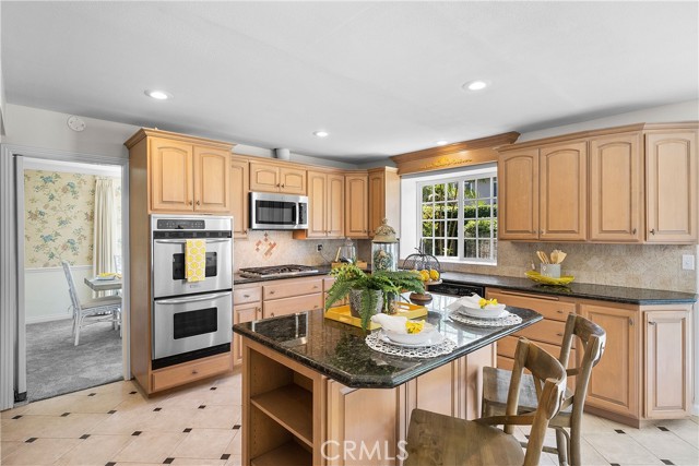 Big updated and well-appointed kitchen!
