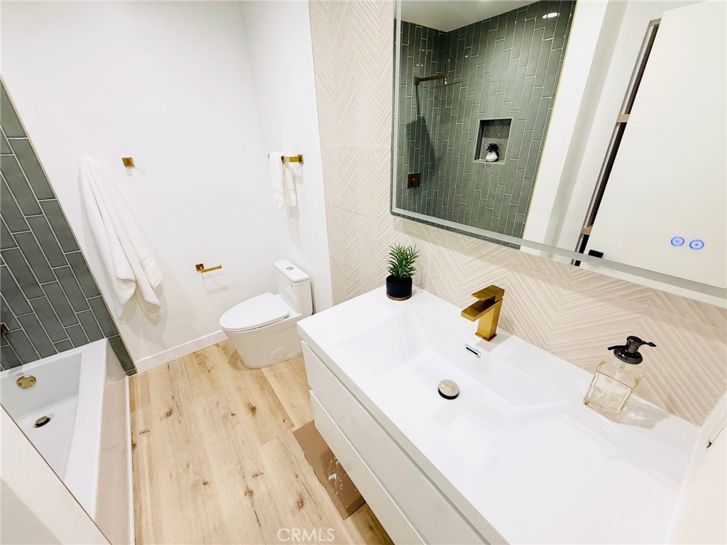 https://media.crmls.org/medias/9b0c10d3-568a-4a5a-b998-f7acefa4959a.jpg?preset=X-Large