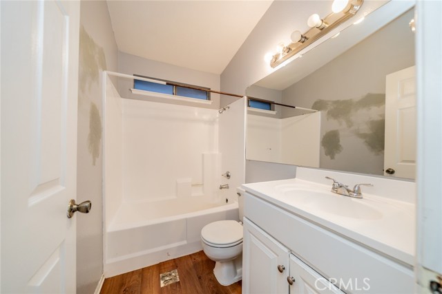 807 Santa Fe Lane, Colton CA: https://media.crmls.org/medias/9b0c33b6-bcb9-4ced-99d1-bad785d0e505.jpg