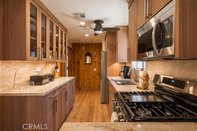 Detail Gallery Image 7 of 40 For 803 Robinhood Bld, Big Bear City,  CA 92314 - 2 Beds | 1 Baths