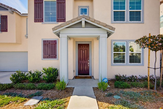 Detail Gallery Image 2 of 41 For 950 Helena Ridge, Lake Elsinore,  CA 92530 - 3 Beds | 2 Baths