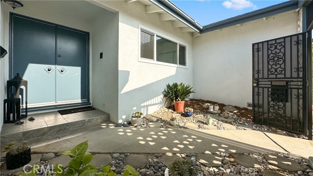 Detail Gallery Image 2 of 34 For 969 Adelante, Los Angeles,  CA 90042 - 4 Beds | 3 Baths