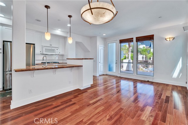 Detail Gallery Image 1 of 57 For 5506 W 149th Pl #10,  Hawthorne,  CA 90250 - 2 Beds | 2 Baths