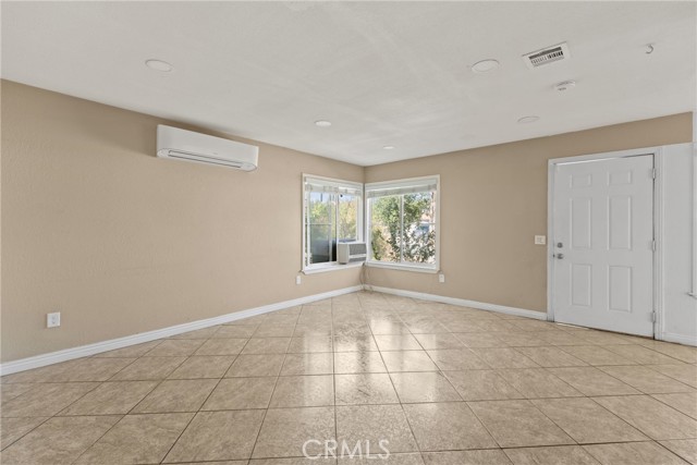 Detail Gallery Image 3 of 18 For 14735 Perham Dr, Moreno Valley,  CA 92553 - 3 Beds | 2 Baths