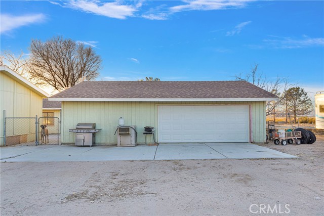 Detail Gallery Image 3 of 68 For 11048 Meteor Way, Lucerne Valley,  CA 92356 - 4 Beds | 2 Baths