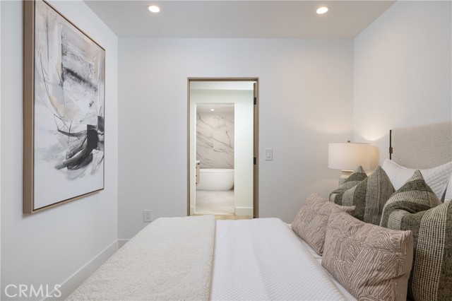 Detail Gallery Image 28 of 47 For 916 W Balboa Bld, Newport Beach,  CA 92661 - 6 Beds | 4/1 Baths