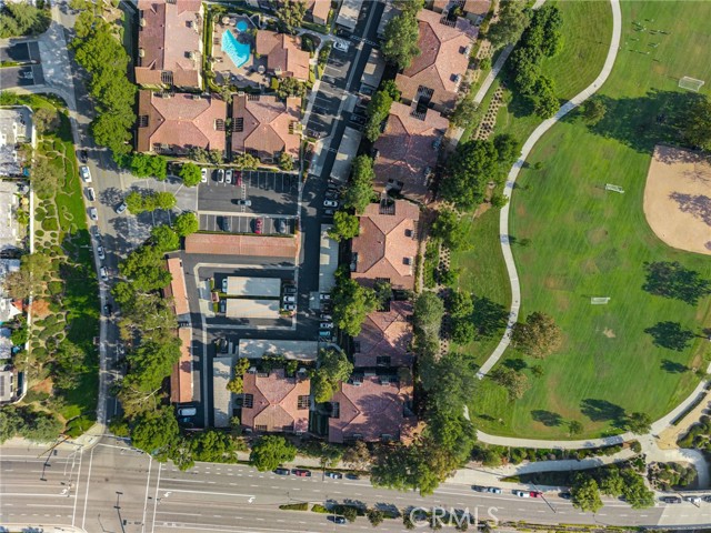 25521 Indian Hill Ln, Laguna Hills CA: https://media.crmls.org/medias/9b0f9bdd-5fbd-46c7-bf52-e3ccc7f58c27.jpg