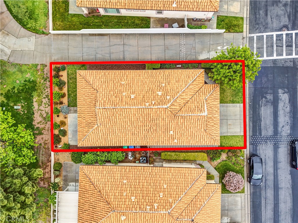 https://media.crmls.org/medias/9b101c0a-ed4d-40ce-a993-54baf6a45927.jpg?preset=X-Large