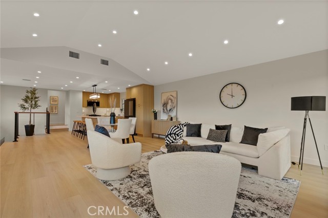 Detail Gallery Image 20 of 66 For 981 Glen Oaks, Pasadena,  CA 91105 - 3 Beds | 3 Baths