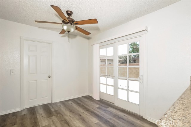 1115 E Avenue J6, Lancaster CA: https://media.crmls.org/medias/9b1061a6-add9-4ca8-a262-1f171c093b8e.jpg