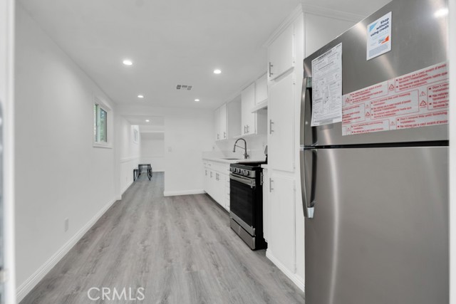 10732 Hatteras Street, North Hollywood CA: https://media.crmls.org/medias/9b10654e-c136-4aad-863d-0b3f780a4d0f.jpg