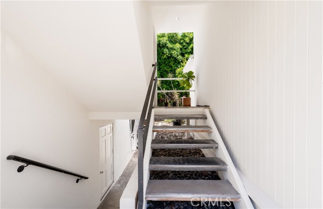 Detail Gallery Image 2 of 33 For 2211 W 2nd St, Los Angeles,  CA 90057 - 6 Beds | 4 Baths