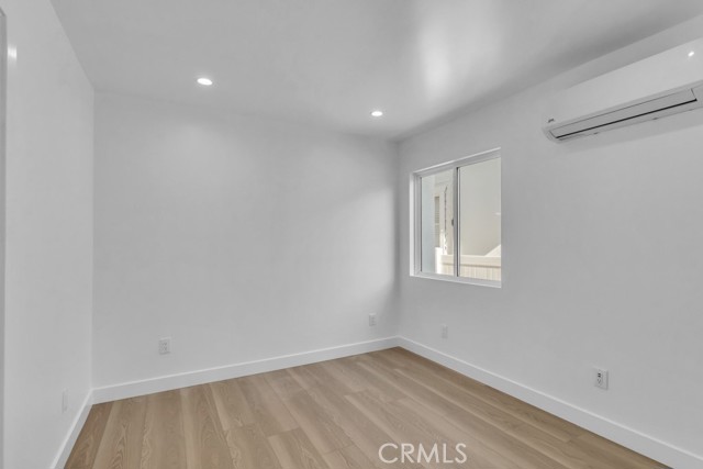 629 Olive Avenue, Long Beach CA: https://media.crmls.org/medias/9b1070be-8762-46df-8000-3434916b3e13.jpg