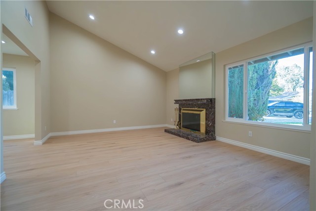 Image 3 for 25213 Markel Dr, Newhall, CA 91321