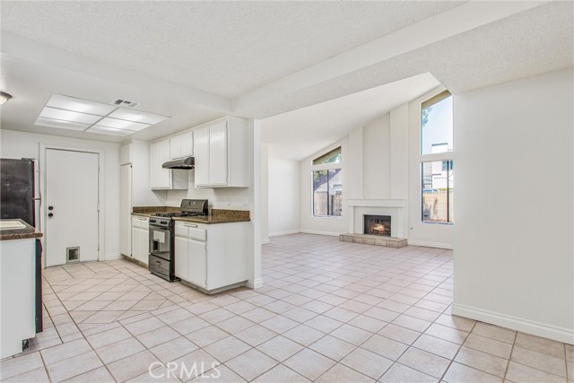 2061 W Redlands Boulevard, Redlands CA: https://media.crmls.org/medias/9b10ccc8-5745-450a-a8bf-8ba8cbaa2895.jpg