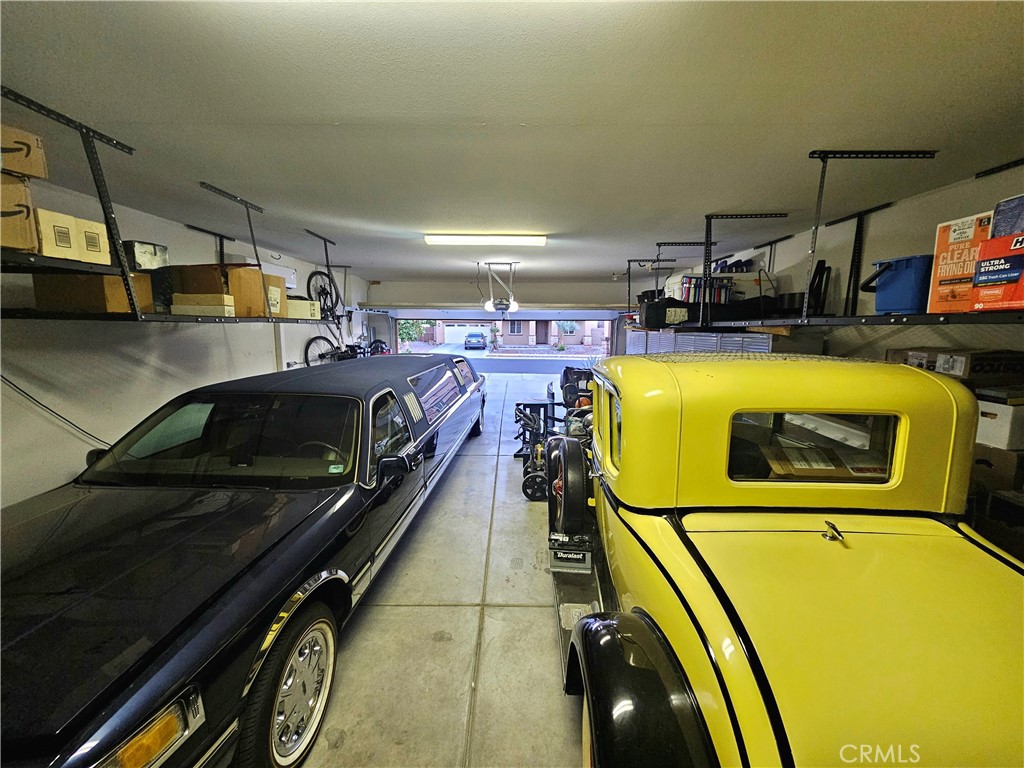 https://media.crmls.org/medias/9b10d055-851c-4213-94df-a42be1fdc330.jpg?preset=X-Large