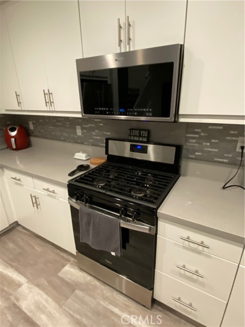 4260 Powell Way, Corona CA: https://media.crmls.org/medias/9b110b50-9c3a-45f4-9ae5-536f4df3923e.jpg