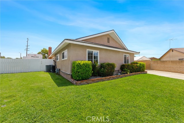 8710 Larkin Court, Riverside CA: https://media.crmls.org/medias/9b11bffd-13bc-45b7-8cb9-51b6ac35e944.jpg