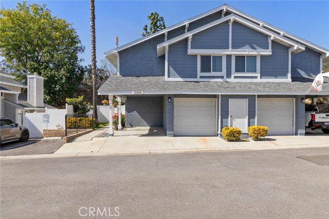 Detail Gallery Image 3 of 44 For 25259 Avenida Dorena, Newhall,  CA 91321 - 3 Beds | 2 Baths