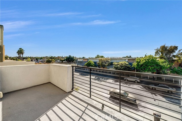 5092 Long Beach photo 24