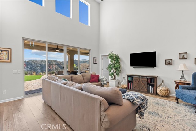 Image 11 of 49 For 18655 Cedar Crest Drive