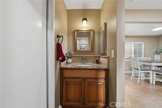 Detail Gallery Image 16 of 41 For 4505 Santa Ana #C,  Cudahy,  CA 90201 - 3 Beds | 3 Baths