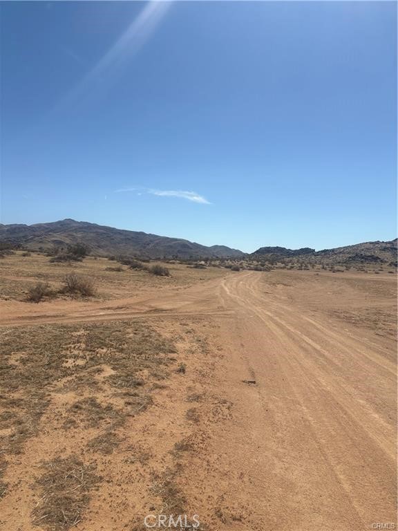 Detail Gallery Image 4 of 8 For 3 Fairview Valley Rd, Apple Valley,  CA 92307 - – Beds | – Baths