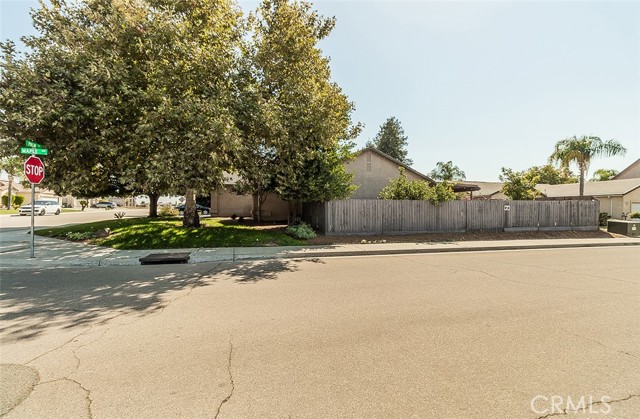 Detail Gallery Image 32 of 32 For 218 Palm Ct, Fowler,  CA 93625 - 4 Beds | 2/1 Baths