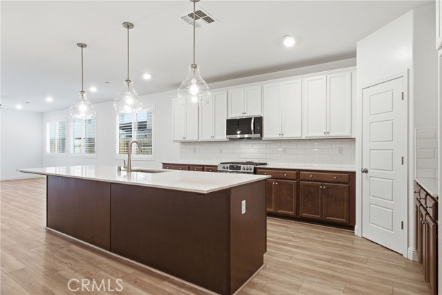 Detail Gallery Image 8 of 47 For 6516 Walkers Glen, Bakersfield,  CA 93313 - 4 Beds | 3 Baths