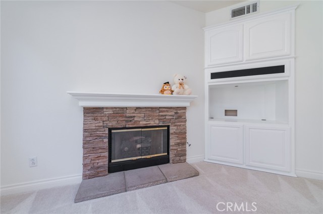 11 Lynnfield, Irvine CA: https://media.crmls.org/medias/9b1865e7-ae40-4180-8ff7-992483775798.jpg