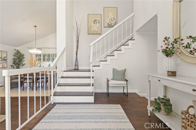 Detail Gallery Image 4 of 59 For 21419 Stanwell, Chatsworth,  CA 91311 - 5 Beds | 3 Baths