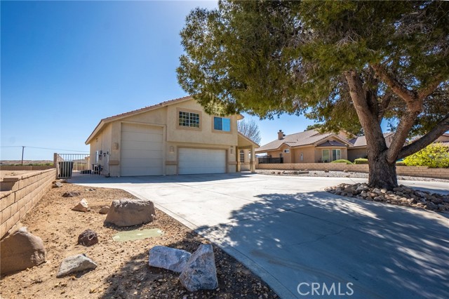 Detail Gallery Image 9 of 42 For 27857 Hummingbird, Helendale,  CA 92342 - 3 Beds | 2/1 Baths