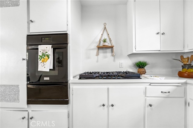 16271 Fairway Lane, Huntington Beach CA: https://media.crmls.org/medias/9b18e749-f8cc-47d8-9a41-3bbff2d9ed55.jpg