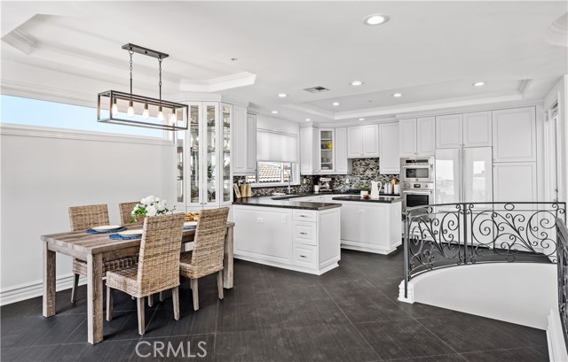 225 Rosecrans Place, Manhattan Beach, California 90266, 3 Bedrooms Bedrooms, ,3 BathroomsBathrooms,Residential,Sold,Rosecrans,SB23067054