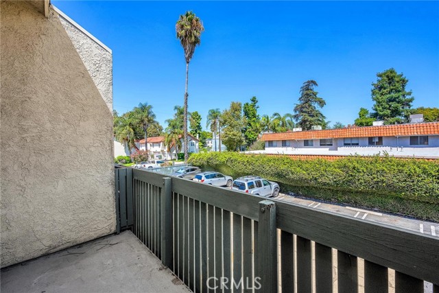 Detail Gallery Image 5 of 12 For 5700 Etiwanda Ave #209,  Tarzana,  CA 91356 - 3 Beds | 2 Baths