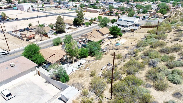 Detail Gallery Image 7 of 14 For 15445 Hesperia Rd, Victorville,  CA 92395 - 3 Beds | 1 Baths