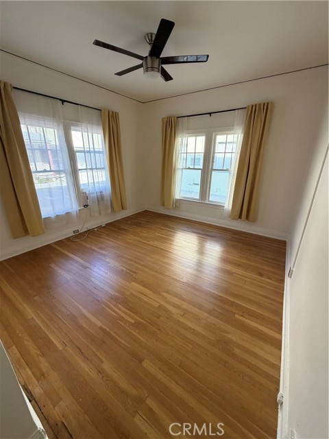 Detail Gallery Image 17 of 21 For 1731 Winona, Hollywood,  CA 90027 - 2 Beds | 1 Baths