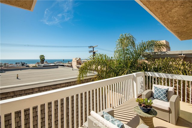 541 Monterey Boulevard, Hermosa Beach, California 90254, 3 Bedrooms Bedrooms, ,2 BathroomsBathrooms,Residential,Sold,Monterey,PV22057495